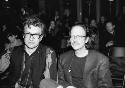 Wenders (izquierda) y Peter Handke, en Berlín (1994).