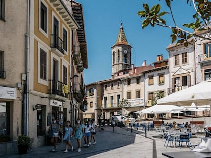 La plaça Major de Viladrau.