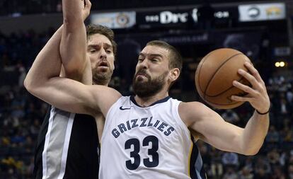 Los hermanos Gasol frente a frente.