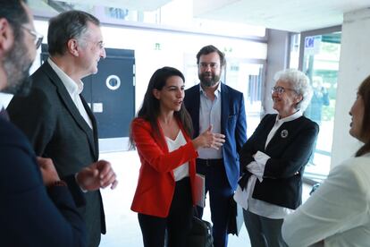 Rocío Monasterio, candidata por el partido Vox conversa con Soledad Gallego-Díaz, directora de EL PAÍS.