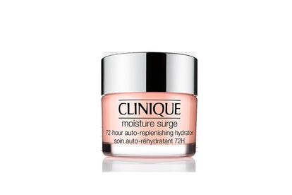 Crema hidratante intensiva, de Clinique
Uno de los bestsellers de la marca, la crema hidratante Moisture surge de Clinique aporta hidratación inmediata hasta 24 horas, mientras ayuda a mejorar la barrera natural de la piel, calmando hasta las más secas. El colofón perfecto del célebre sistema de 3 pasos de la firma. Precio: 39 euros (75 ml).