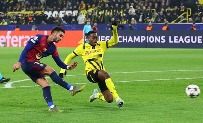 Ferran Torres marca el tercer gol del Barcelona ante el Borussia Dortmund este mircoles.