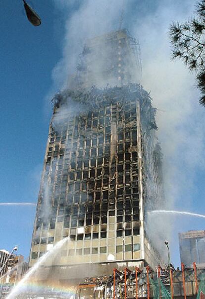 La demolición ha costado 17,5 millones de euros. Ahora, sus dueños, la familia Reyzábal, levantarán una torre similar.