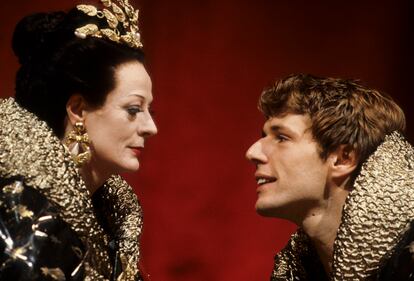 Maggie Smith and Lambert Wilson, in the play 'The Infernal Machine', November 4, 1986.