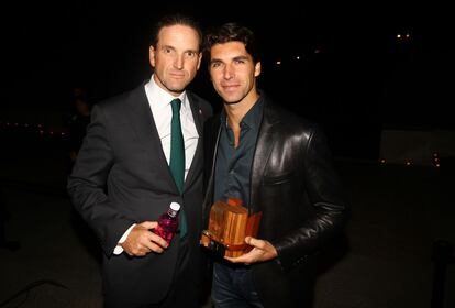 El torero Cayetano Rivera, premio ICON Solidaridad, con Ignacio Garc&iacute;a-Guzm&aacute;n, director de la fundaci&oacute;n Yo Ni&ntilde;o