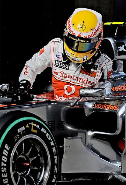 El piloto británico Lewis Hamilton se lamentó de su sexta posición, pero promete espectáculo de cara a la carrera de mañana