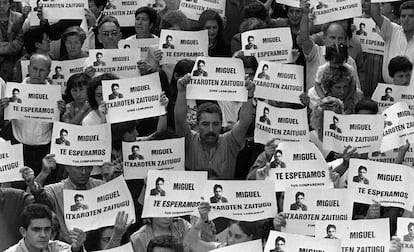 People protesting the killing of Miguel Angel Blanco in August 1997.