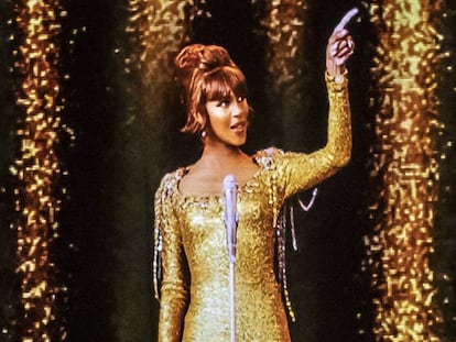 Ensayo de 'An Evening with Whitney: The Whitney Houston Hologram Tour'.