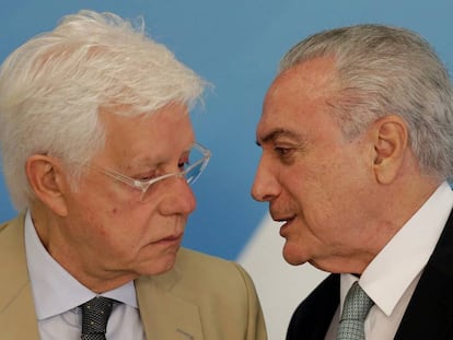 Moreira Franco e Temer em imagem de abril de 2018.