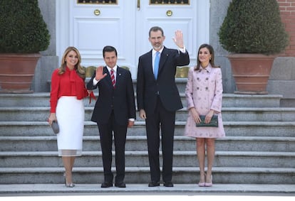 Los reyes de España, Felipe VI y Letizia, reciben en el palacio de la Zarzuela al presidente de México, Enrique Peña Nieto, y su mujer, Angélica Rivera.