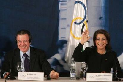 Nawal el Mutawakel, presidenta de la comisión, y Gilbert Felli, miembro como director ejecutivo del COI para los Juegos Olímpicos, ayer.