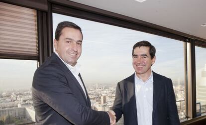 El consejero delegado de Madiva, Juan José Divassón, (izquierda) y el director de Banca Digital de BBVA, Carlos Torres.