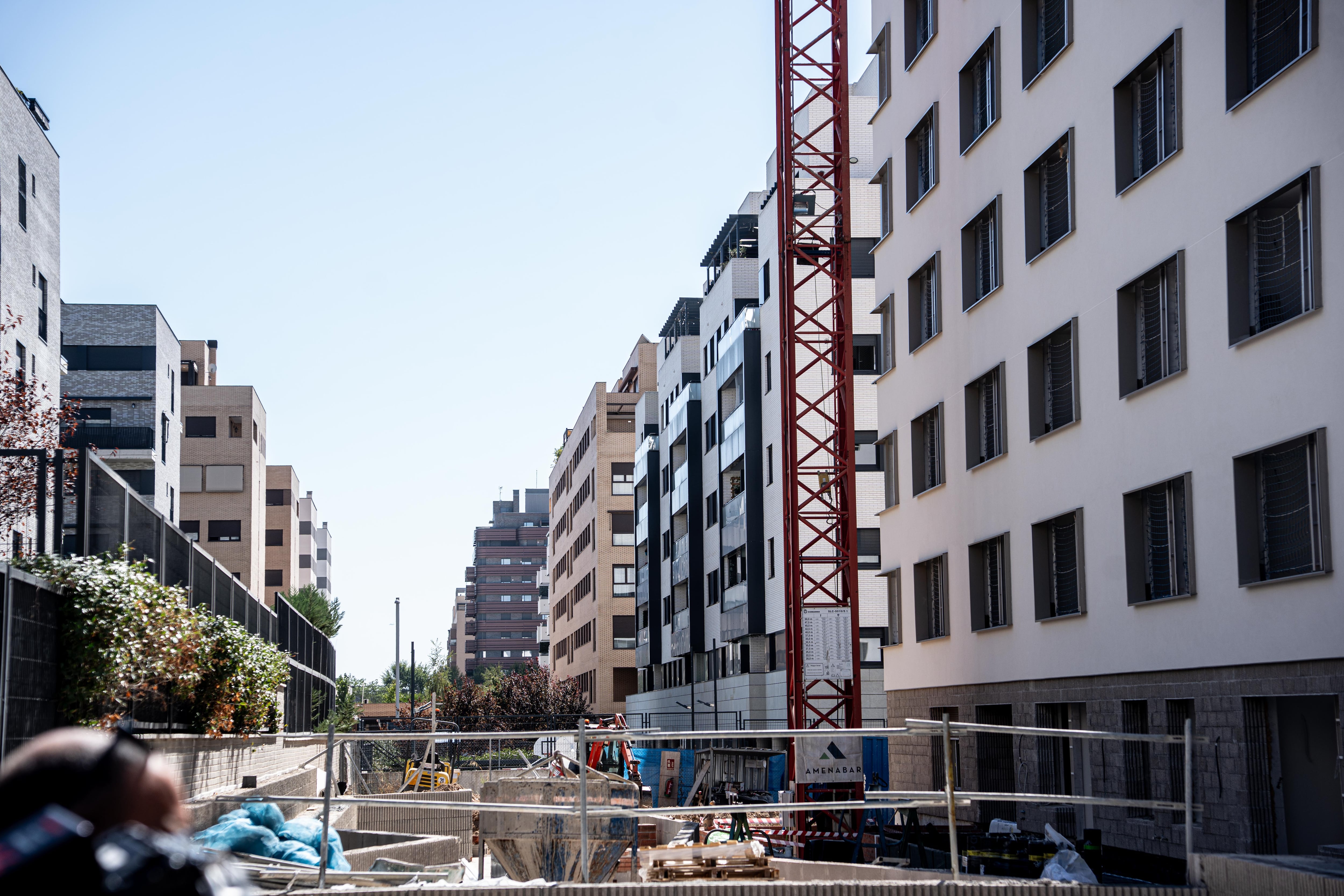 Las inmobiliarias, atrapadas entre la regulación y los tipos de interés