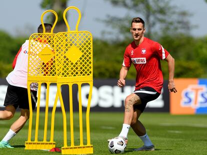 Milik, en un entrenamiento con la selección polaca durante la semana pasada.