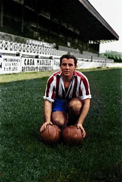 Andrés Jaso con la camiseta del Sporting en una foto coloreada por uno de sus sobrinos nietos y cedida por la familia.