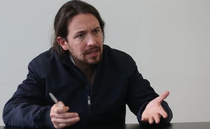 El secretario general de Podemos, Pablo Iglesias, este sábado durante la entrevista en Sevilla.