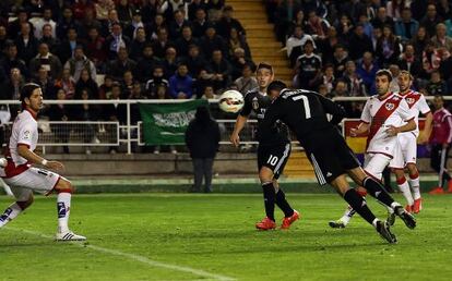 Cristiano marca el primer gol del Madrid.