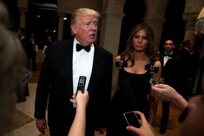 El presidente electo de EE UU, Donald Trump, acompa&ntilde;ado de su esposa, Melania. 