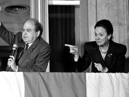 Jordi Pujol, junto a su esposa Marta Ferrusola, en un acto de CiU en las elecciones de 1992, que le dieron la mayoría absoluta.