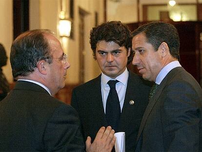 Los diputados del PP Ignacio Gil Lázaro, Jorge Moragas y Eduardo Zaplana, en el Congreso.