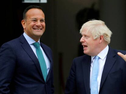 El primer ministro irlandés, Leo Varadkar, y su homólogo británico, Boris Johnson.