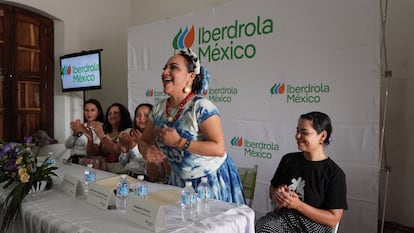 Ceremonia de premiación con las ganadoras de Mujeres con Energía en Juchitán de Zaragoza, Oaxaca.