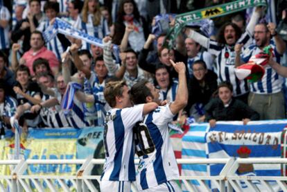 Los jugadores vascos celebran el triunfo