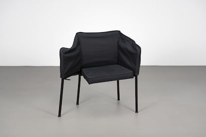 Butaca plegable Dr. Bloodmoney. Diseño de Philippe Starck producido por Édition Starck Product, 1977.