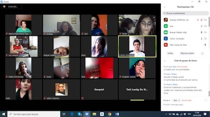 Vídeollamada de varios jóvenes argentinos durante el confinamiento.