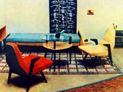 Típica sala de estar polaca, en una feria de arquitectura de interiores de Cracovia en 1958.