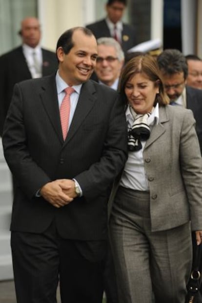 Luis Miguel Castilla, ministro de Econom&iacute;a, y Eda Rivas, ministra de Exteriores, durante el evento.