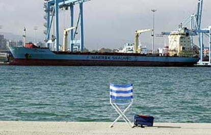 El <i>Albert Maersk</i>, ayer, en el puerto de Algeciras.