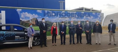 Miembros del patronato de la Fundación del Hidrógeno, en Huesca.