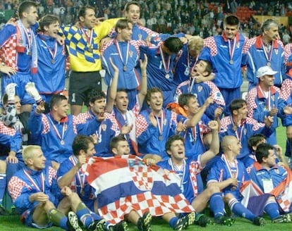 La selección croata celebra su tercer puesto en el Mundial de Francia 1998.