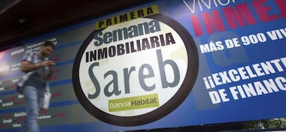 Anuncio de Sareb en una feria inmobiliaria.