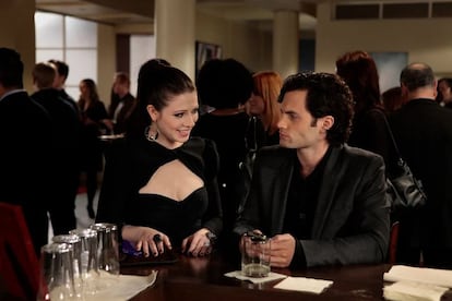 Michelle Trachtenberg y Penn Badgley durante la quinta temporada de 'Gossip Girl'.