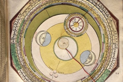 Composición de círculos móviles para conocer la posición relativa de los astros de la obra 'Astronomicum caesareum' (1540).