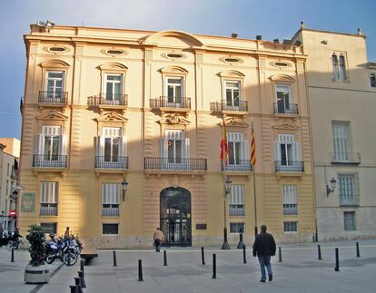 Fachada de la Diputación de Valencia.