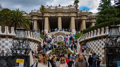 Turistas en el Park Güell de Barcelona, en una imagen de la semana pasada.