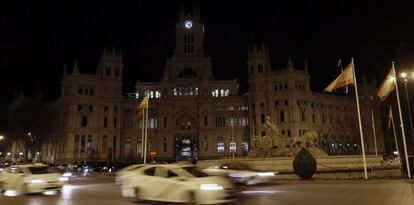 El Palacio de Cibeles apagado esta noche.