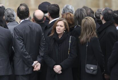 Elvira Fernández, esposa del presidente Rajoy, durante el homenaje tributado a Fraga en la plaza de Obradoiro de Santiago.