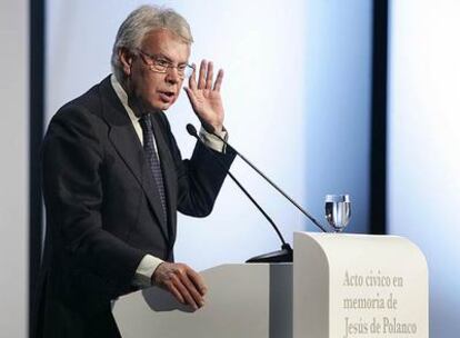 Felipe González, ayer, durante su intervención en el Círculo de Bellas Artes de Madrid.