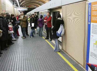 Estación de los Ferrocarriles de la Generalitat de Provença tras el accidente.