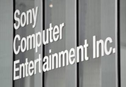 Vista del logo a la entrada de la sede de Sony en Tokio, Japón. EFE/Archivo