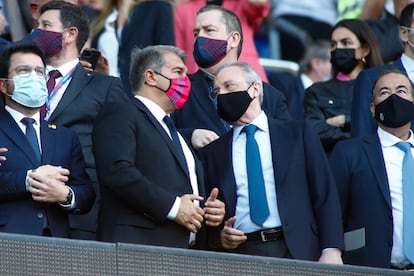 Joan Laporta y Florentino Pérez, en el palco del Camp Nou