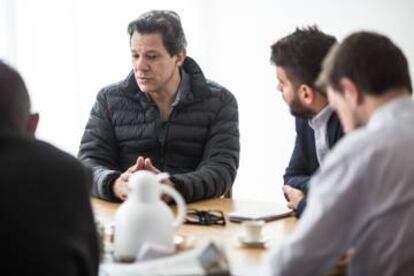 Fernando Haddad, em entrevista em sua casa, em São Paulo.