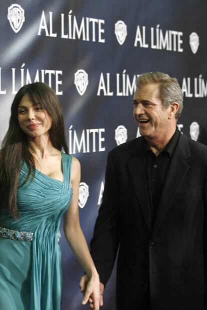 Mel Gibson y Oksana Grigorieva, durante la presentación de su última película 'Al límite', en febrero en Madrid.