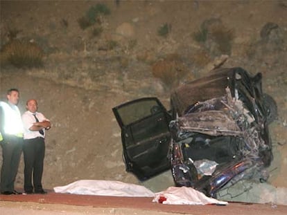 El monovolumen en el que viajaban los ecuatorianos fallecidos en la carretera de Colmenar Viejo (Madrid).