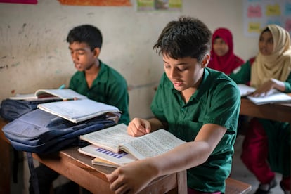 “Preferiría estar más en la escuela, pero en la pandemia mi padre cayó enfermo y tuve que empezar a trabajar. No tengo otra opción”, confiesa Rabbi.