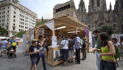 La Setmana del Llibre en Català se celebra a l'avinguda de la Catedral.